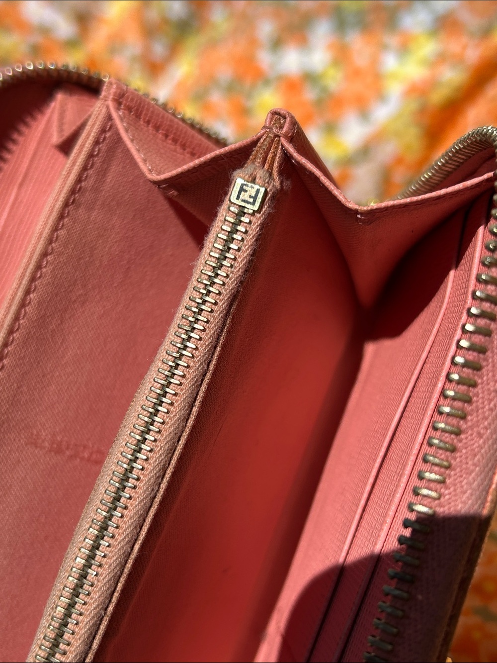 Fendi Vintage Pink Zip Wallet - Picture 16 of 17